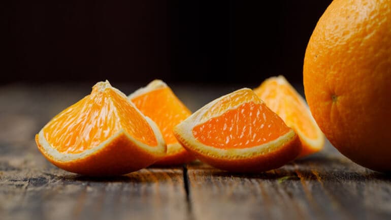 نقش ویتامین c در بدن چیست؟