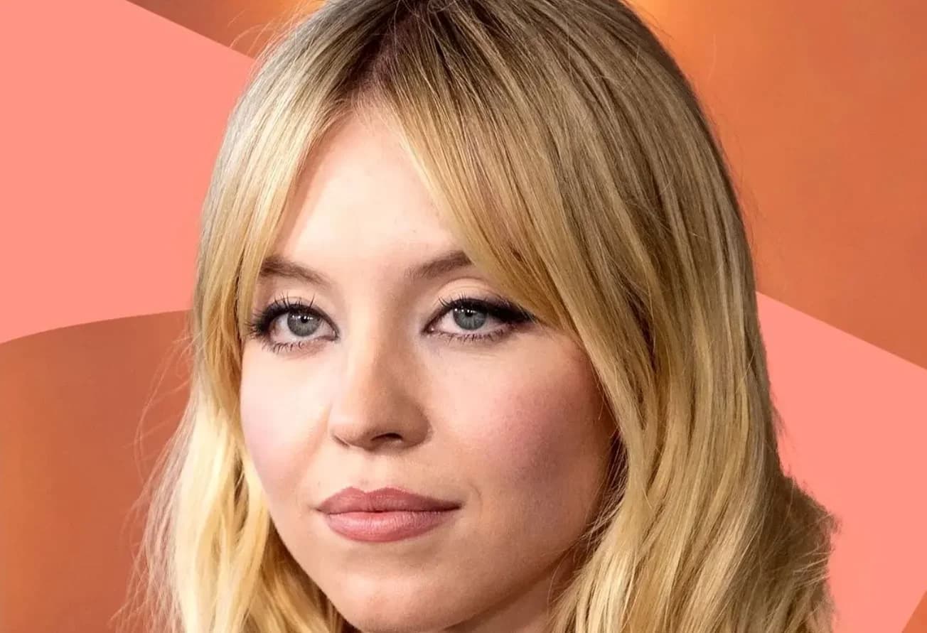 عکس| سفر در زمان؛ «سیدنی سوئینی» در رژه قهرمانان در نیویورک؛ سال 1404