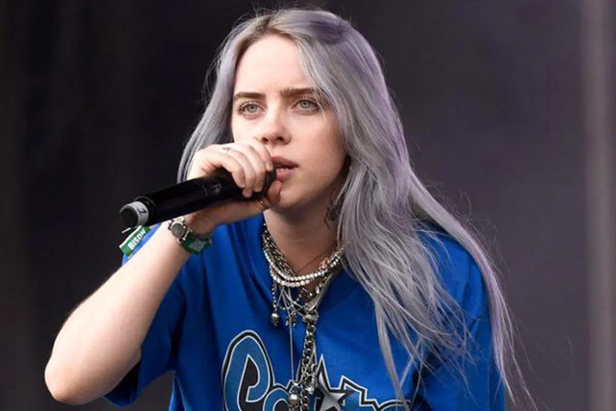 استایل‌های خیابانی بیلی آیلیش؛ خواننده خوش‌صدایی که همیشه در دنیای مد و فشن می‌درخشد