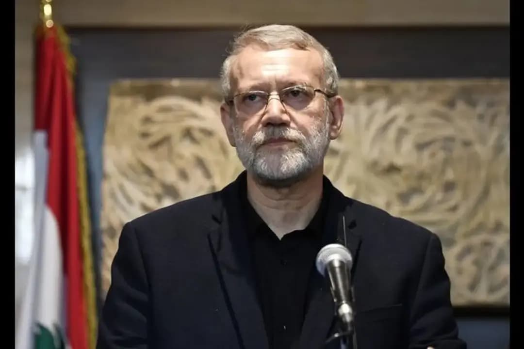 سفر در زمان؛ عکس دیده نشده از دوران جوانی شهید علی لاریجانی در کنار رهبر شهید انقلاب