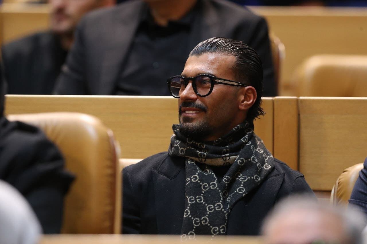 سلفی جذاب رامیین رضاییان با خانم‌ها تیم هندبال استقلال / جذابیت از این عکس فوران می‌کنه