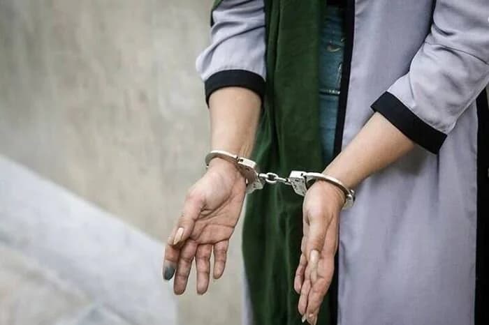 دردسر کنجکاوی دختـر جوان برای پی بردن به راز نامزدش