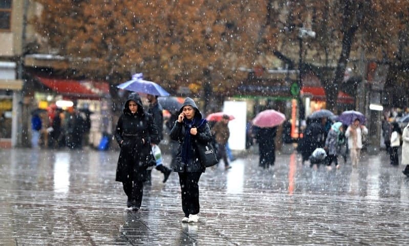 آب و هوای تهران امروز یکشنبه 23 آذر 1404 / هشدار برف و باران در این استان ها