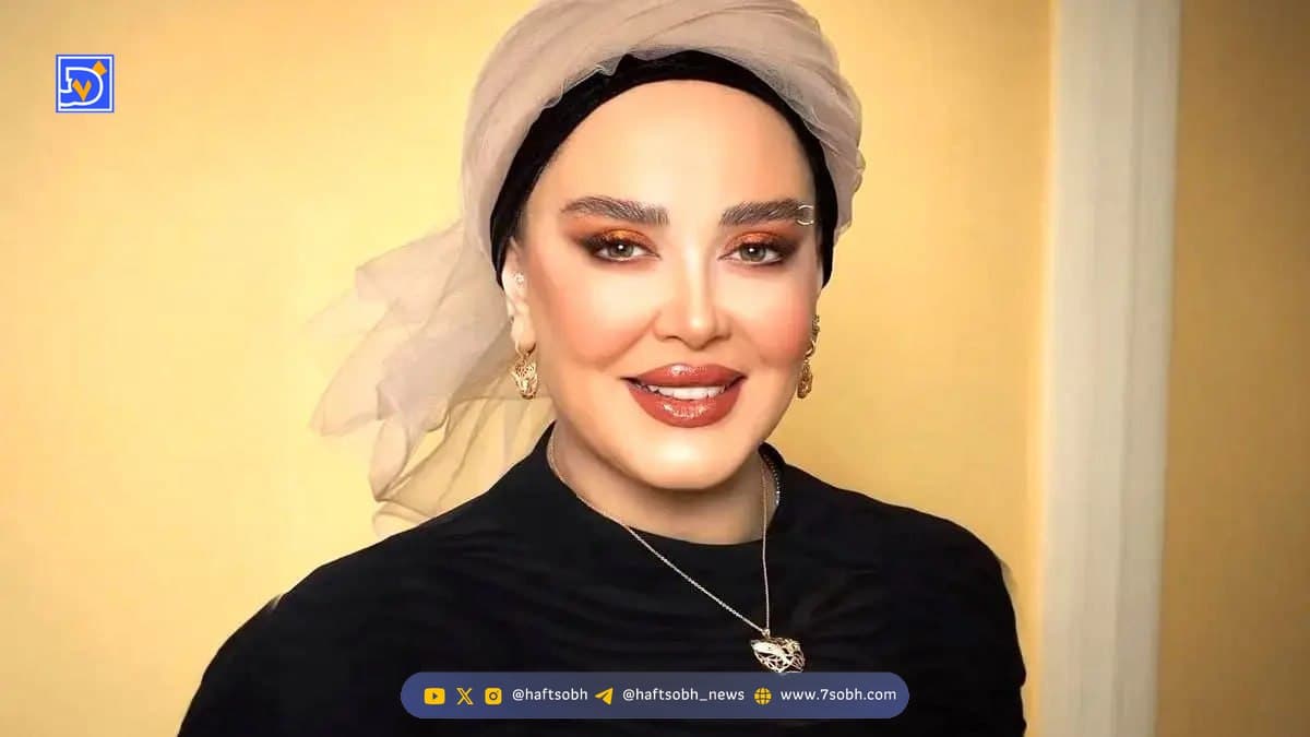 نگاهی به چیدمان خانه «بهاره رهنما» / از صندلی و کنسول چوبی تا اتاق خواب رنگی رنگی و آشپزخانه ترگل ورگل