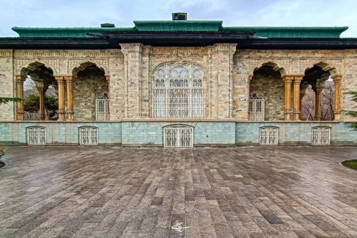 حمله به کاخ سعدآباد در حمله هوایی