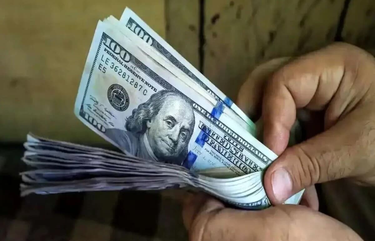 جدیدترین قیمت دلار امروز دوشنبه 27 بهمن 1404