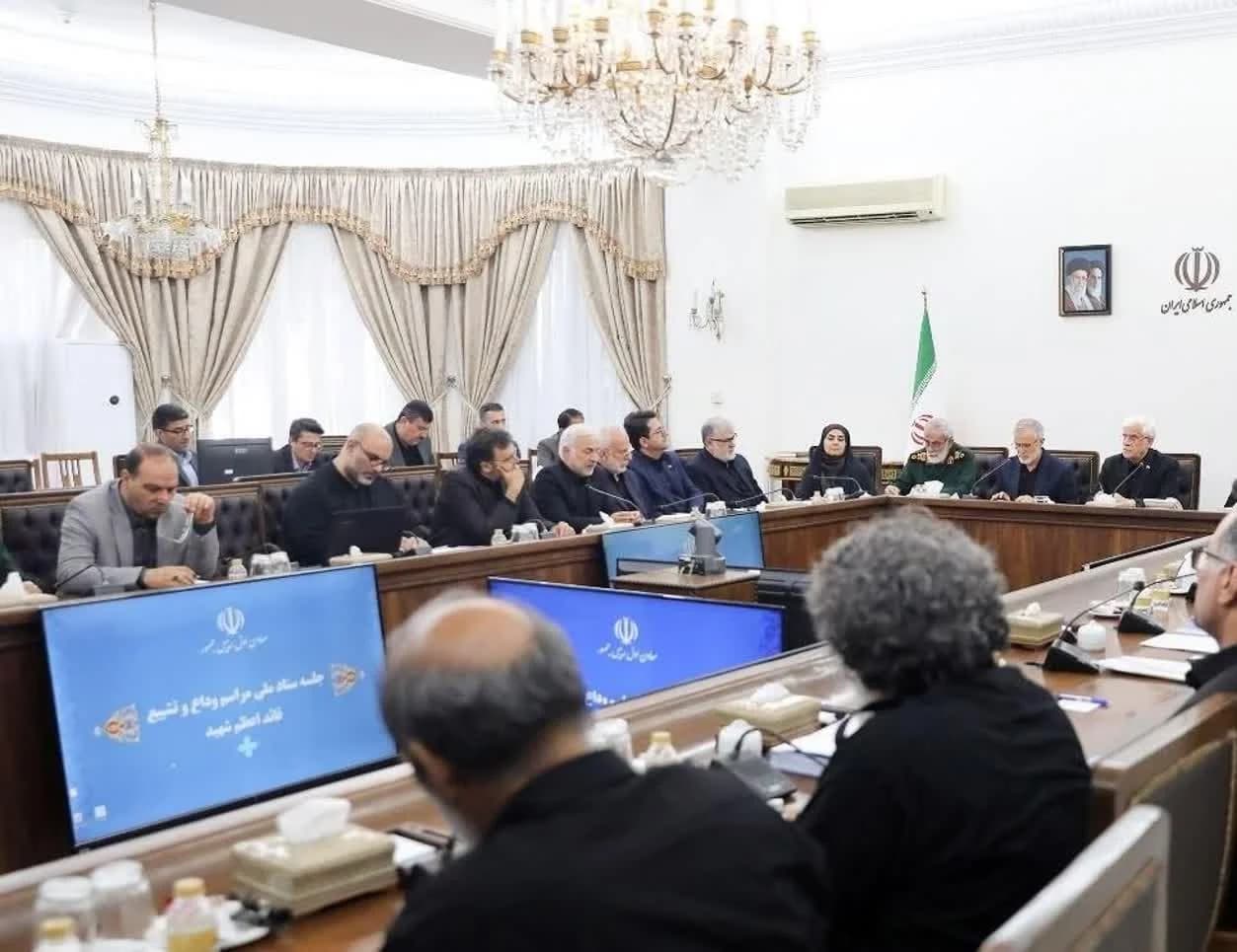 بازدید معاون سیاسی وزیر کشور از ستاد مرکزی مراسم تشییع پیکر رهبر شهید انقلاب در تهران