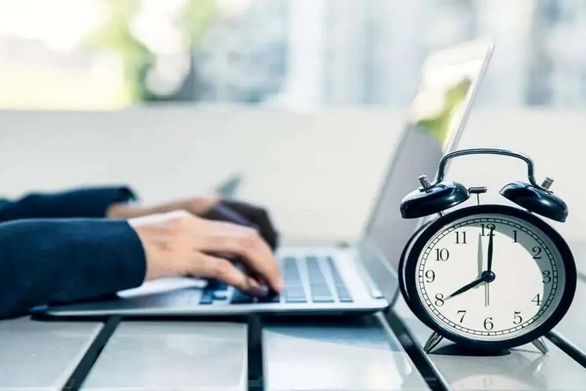 تغییر ساعت کاری ادارات از فردا صبح / ساعت کاری در ماه رمضان