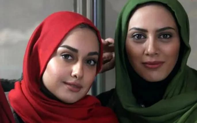 سفر در زمان؛ «صدف طاهریان» با لباس دبیرستان و صورت گچی