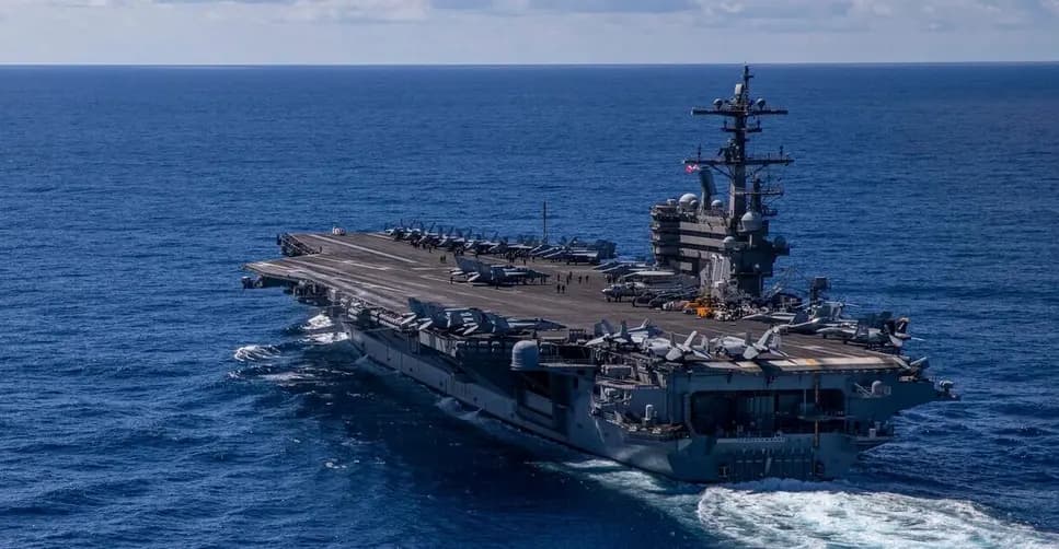 فوری | ناو هواپیمابر آبراهام لینکن به مرز ایران رسید