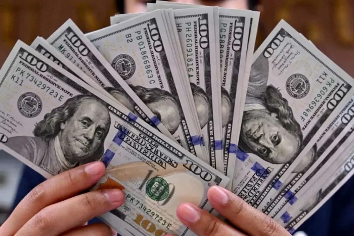 پیش بینی قیمت دلار، طلا و سکه فردا سه شنبه ۲۳ دی ۱۴۰۴