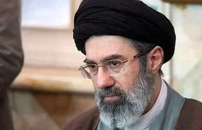 عکس کودکی آیت الله مجتبی خامنه ای همراه 3 برادر و 2 خواهرش کنار رهبری انقلاب از کودکی تا الان ! / داماد و عروس چه کسانی هستند؟