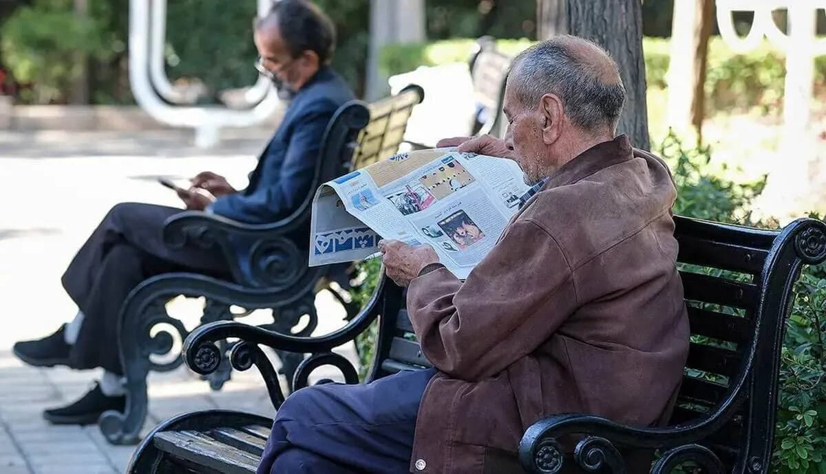 ماجرای حذف کسور بیمه اضافه کار / چرا حقوق بازنشستگان کشوری به زیر خط فقر رسید؟