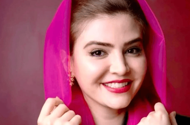 عکس| سفر در زمان؛ «آوا دارویت» بازیگر دو رگه سینمای ایران در کنار خانواده اش؛ دهه 90