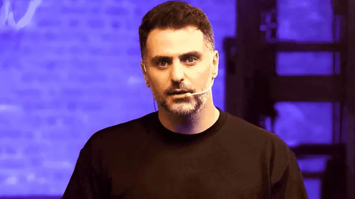 علی ضیا ممنوعالکار شد!