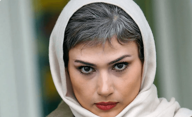 عکس| سفر زمان؛ چهرۀ «لادن مستوفی» 43 ساله در «یک دزدی عاشقانه»؛ سال 94