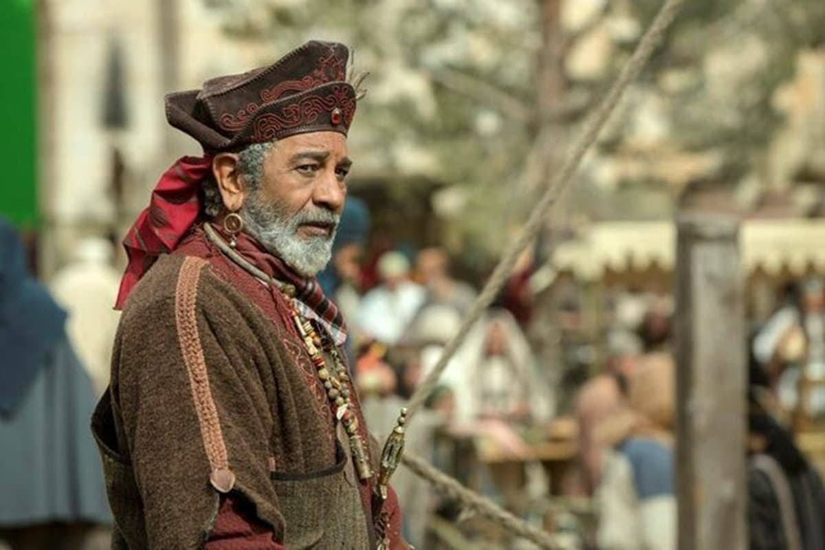 زمان پخش سریال «دو نیمه ماه» از شبکه 3 / داستان و بازیگران