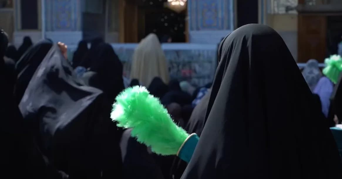 دانلود قسمتی از برنامه میداندار با سیده بشری خامنه ای / عزیز دل خانهی رهبر شهید