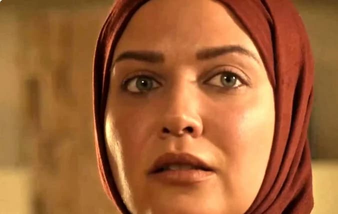 بیوگرافی «هلن نقی لو» بازیگر سریال بیگانگان + عکس سفر در زمان در یک کافه