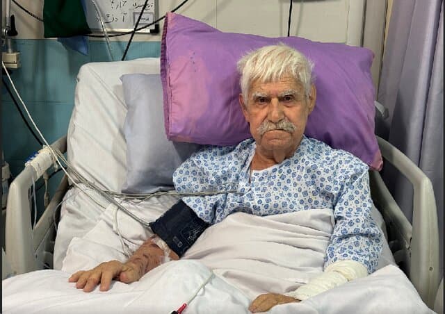 عنایت بخشی در بخش مراقبتهای ویژه