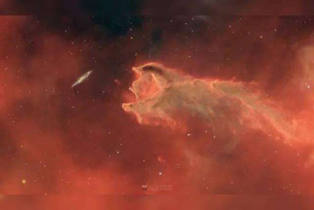 عکس روز ناسا از هیولای کیهانی در تعقیب طعمه!