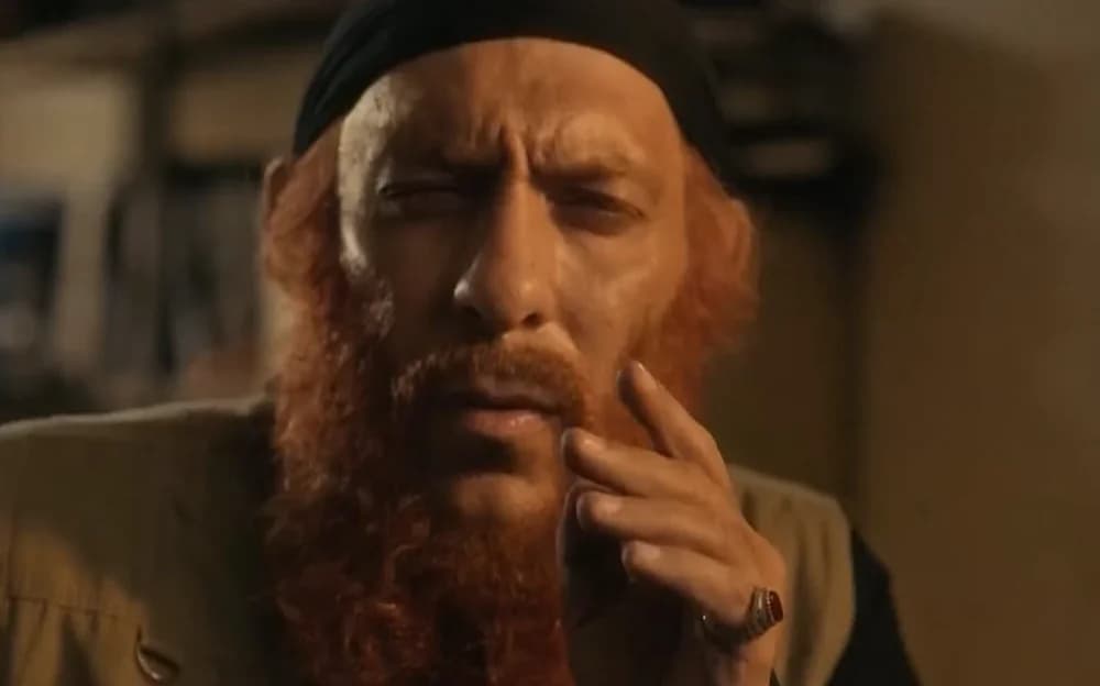 سفر در زمان | بازیگر داعشی سریال بیگانگان در کنار پسر خردسالش